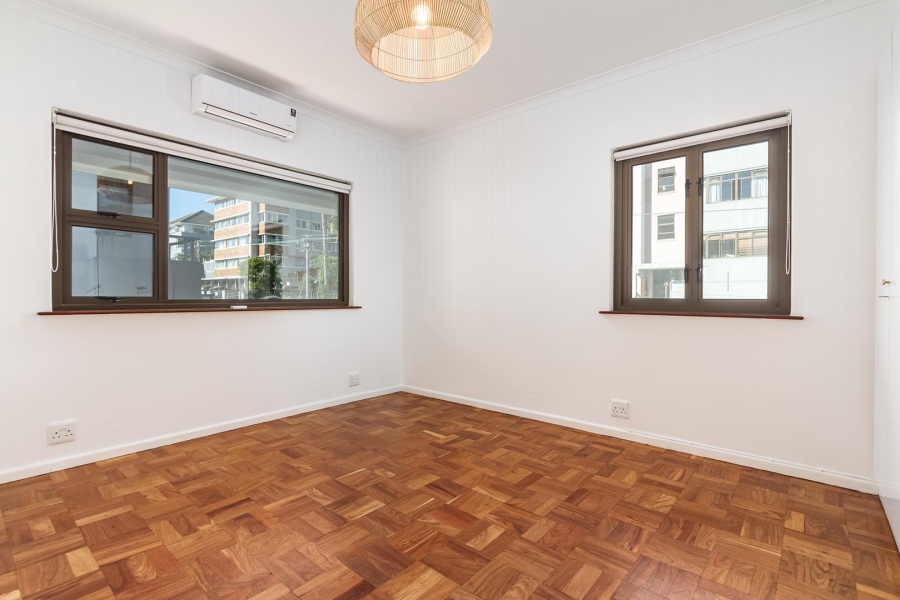 To Let 3 Bedroom Property for Rent in Sea Point Western Cape